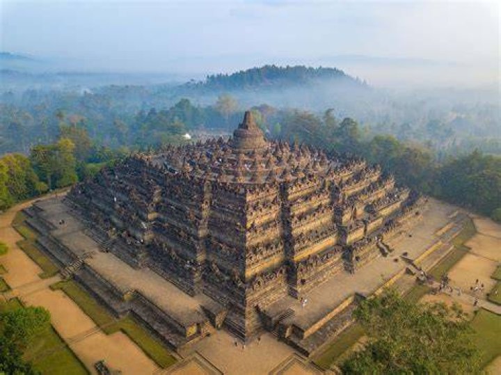 Buddhas at Borobudur