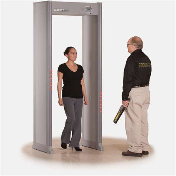 Do Bic lighters go through metal detectors?