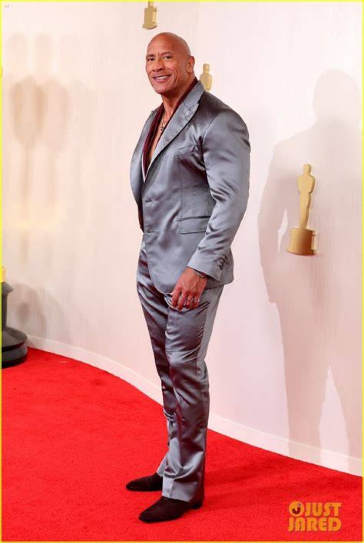 Dwayne Johnson Oscars Red Carpet 2017 #1