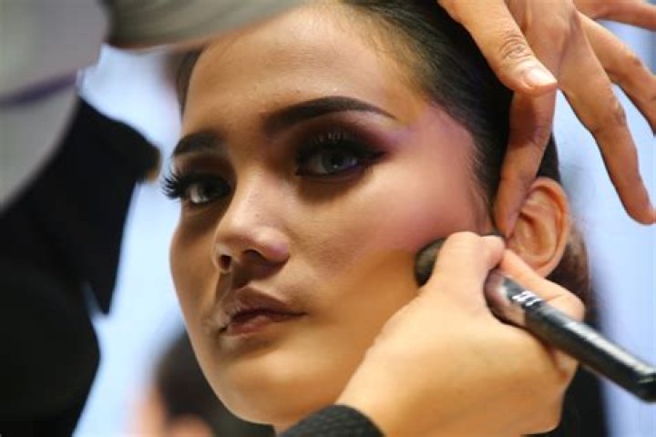 Lip, Hairstyle, Eye, Chin, Eyebrow, Eyelash, Beauty, Model, Flash photography, Fashion model, 