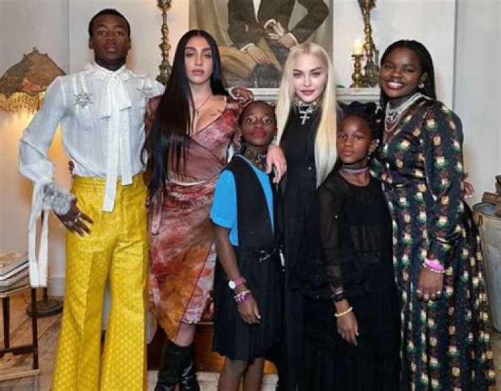 Madonna y sus hijos David Banda y Mercy James 2013 madonna y sus hijos david banda y mercy james 2013
