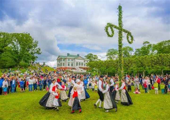 Midsummer celebrations in Sweden Midsummer celebrations in Sweden