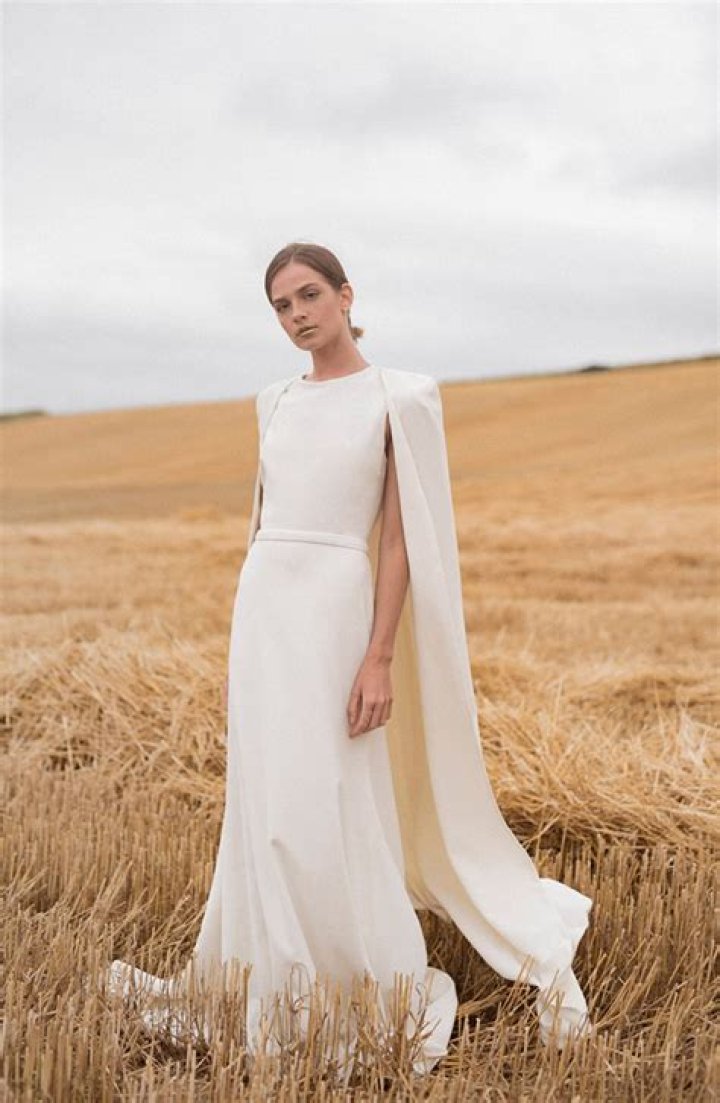 tendencias novia 2023 capa de novia bruna