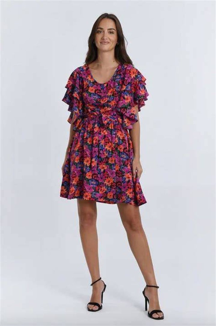 Vestido estampado con volantes Vestido estampado con volantes