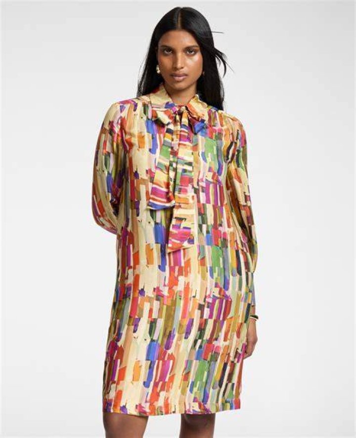 Vestido Midi Estampado con Lazo Amarillo Vestido Midi Estampado con Lazo Amarillo