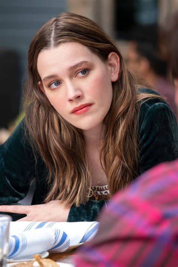 victoria pedretti as love in you season 3 victoria pedretti as love in you season 3