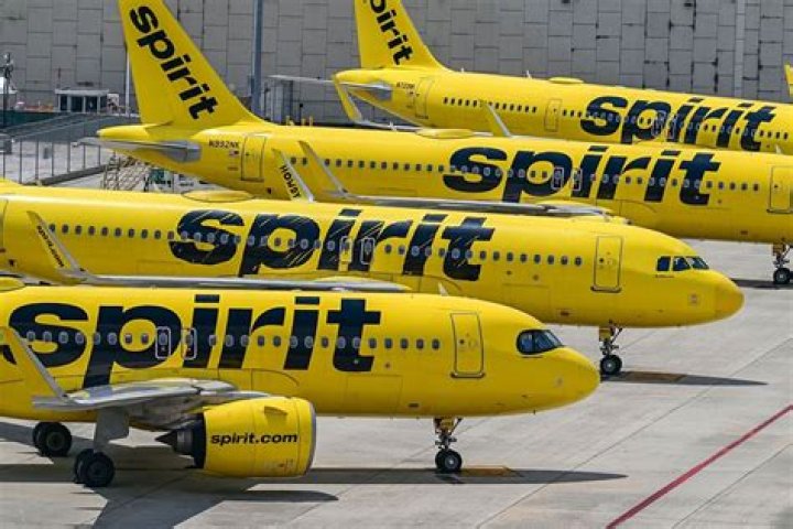 What airlines planes are yellow?