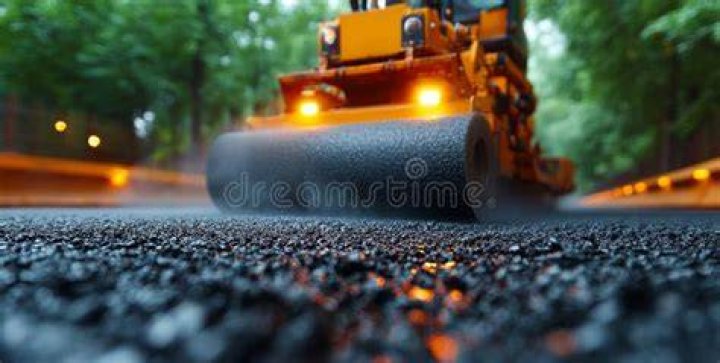Yellow, Land vehicle, Dress, Asphalt, Automotive parking light, Street, Truck, Strapless dress, Street fashion, Taxi, Yellow, Land vehicle, Dress, Asphalt, Automotive parking light, Street, Truck, Strapless dress, Street fashion, Taxi,